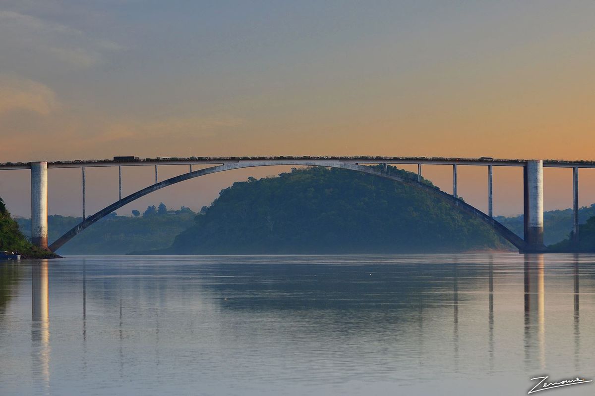 Vista da Ponte da Amizade