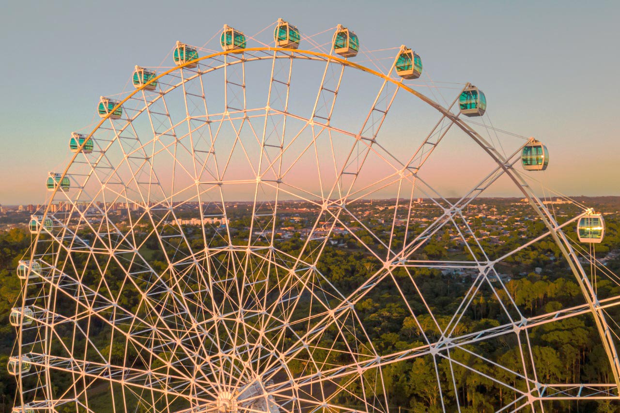 Vista da roda gigante em Foz